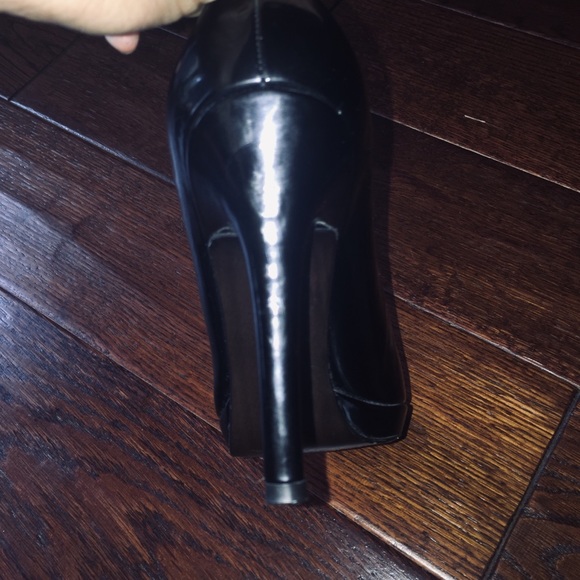 Stuart Weitzman Pumps - Picture 8 of 10